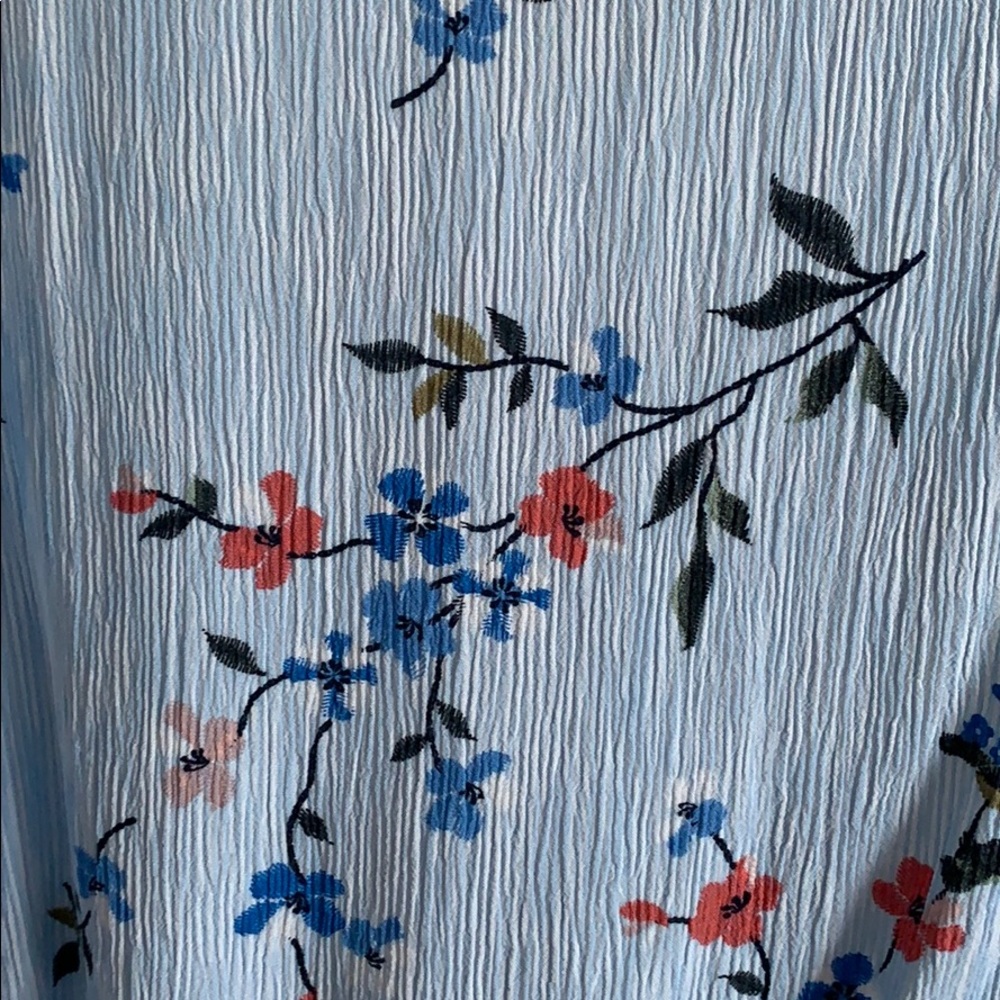 Spring Blouse - Picture 2 of 3